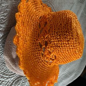 Sombrero de playa hacho a crochet